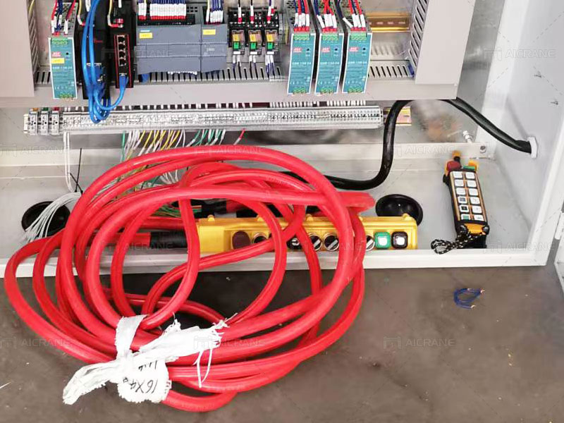 Kontrol Liontin Dan Kontrol Jarak Jauh